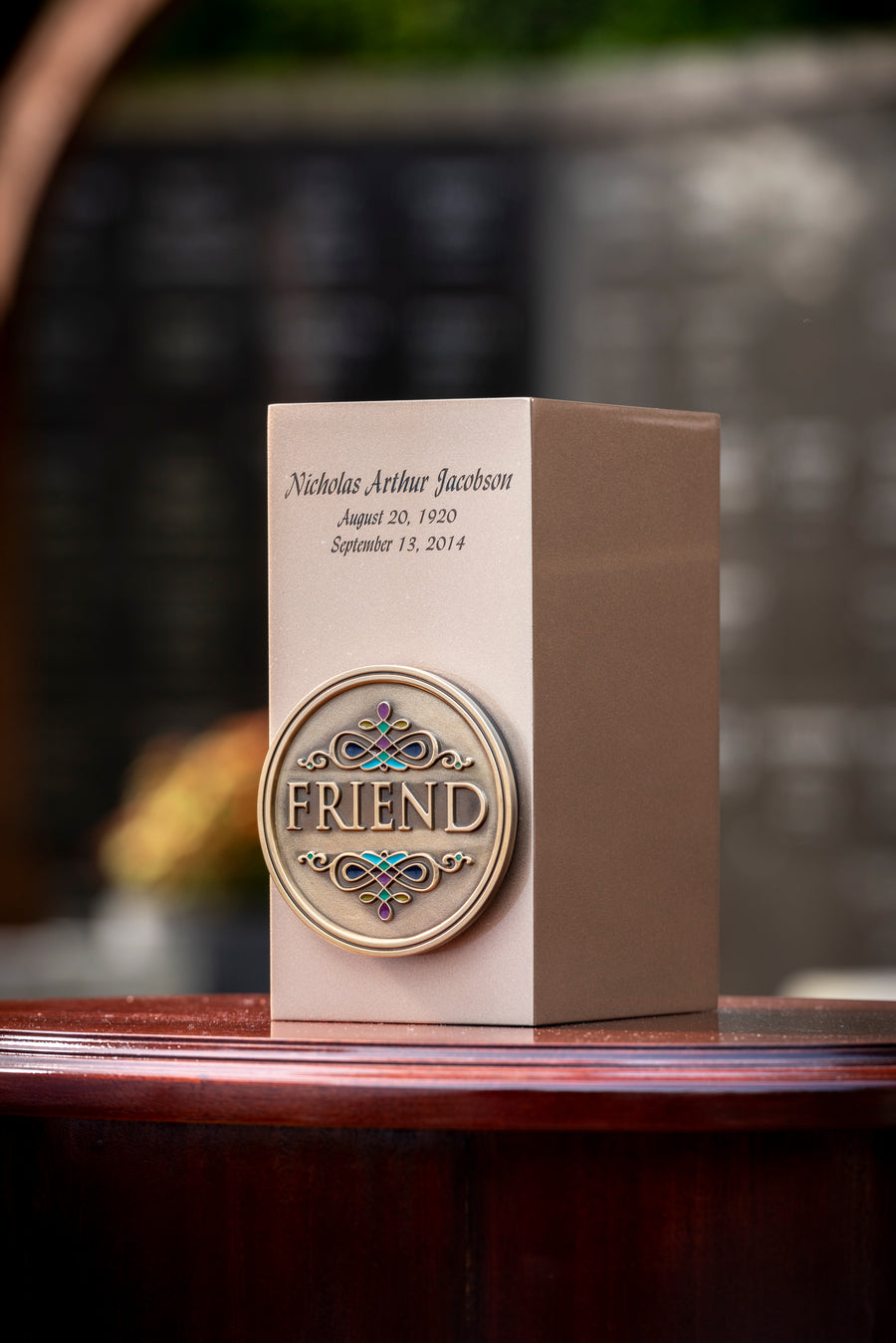 Personalizable Urns